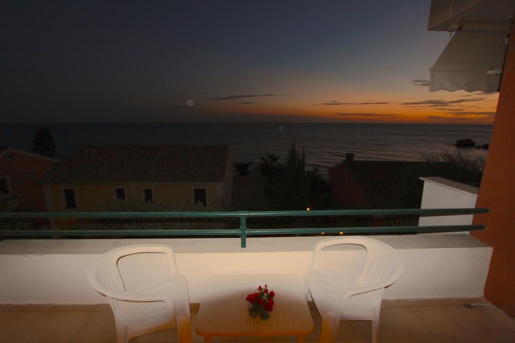 Corfu Glyfada Menigos Beach Apartments Экстерьер фото