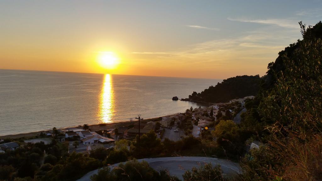 Corfu Glyfada Menigos Beach Apartments Экстерьер фото