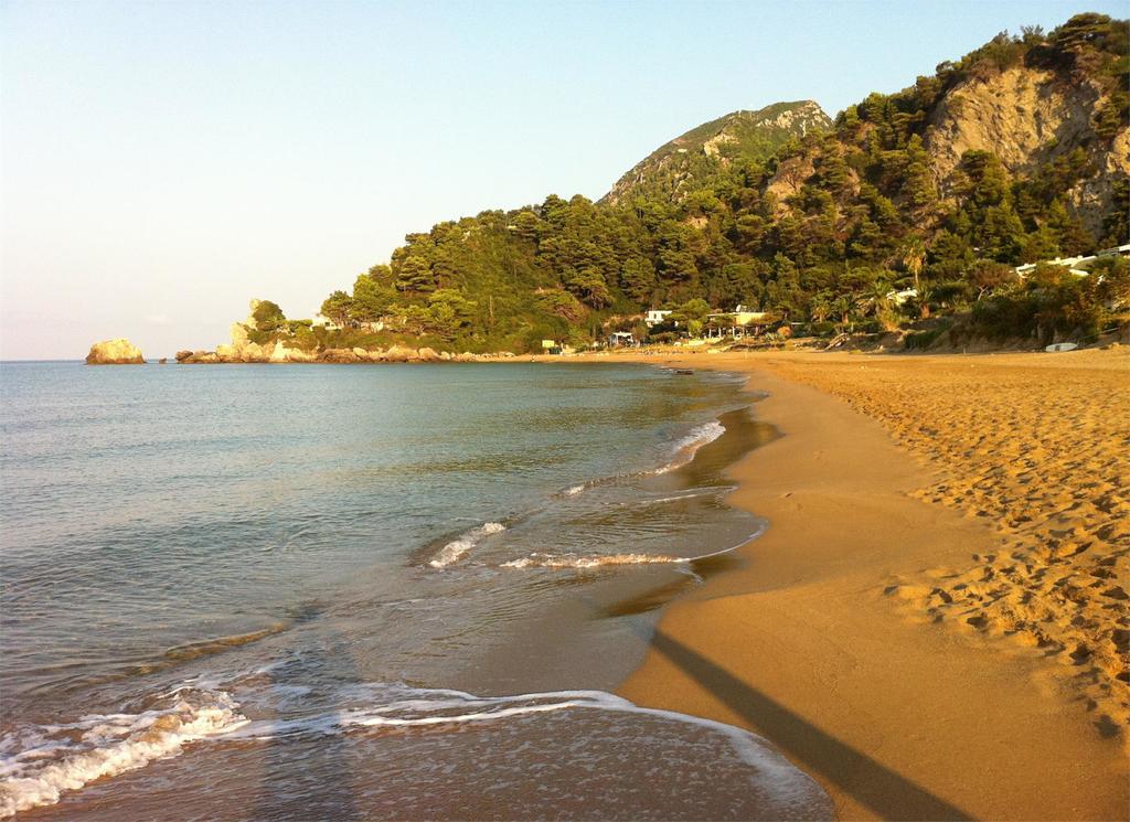 Corfu Glyfada Menigos Beach Apartments Экстерьер фото