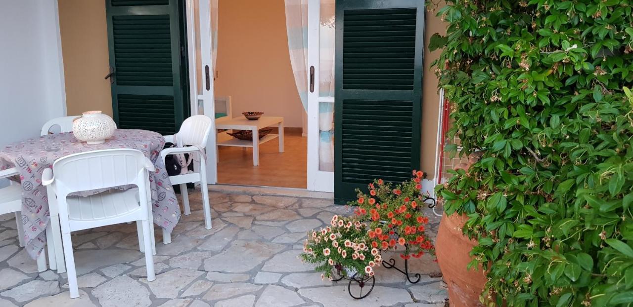 Corfu Glyfada Menigos Beach Apartments Экстерьер фото