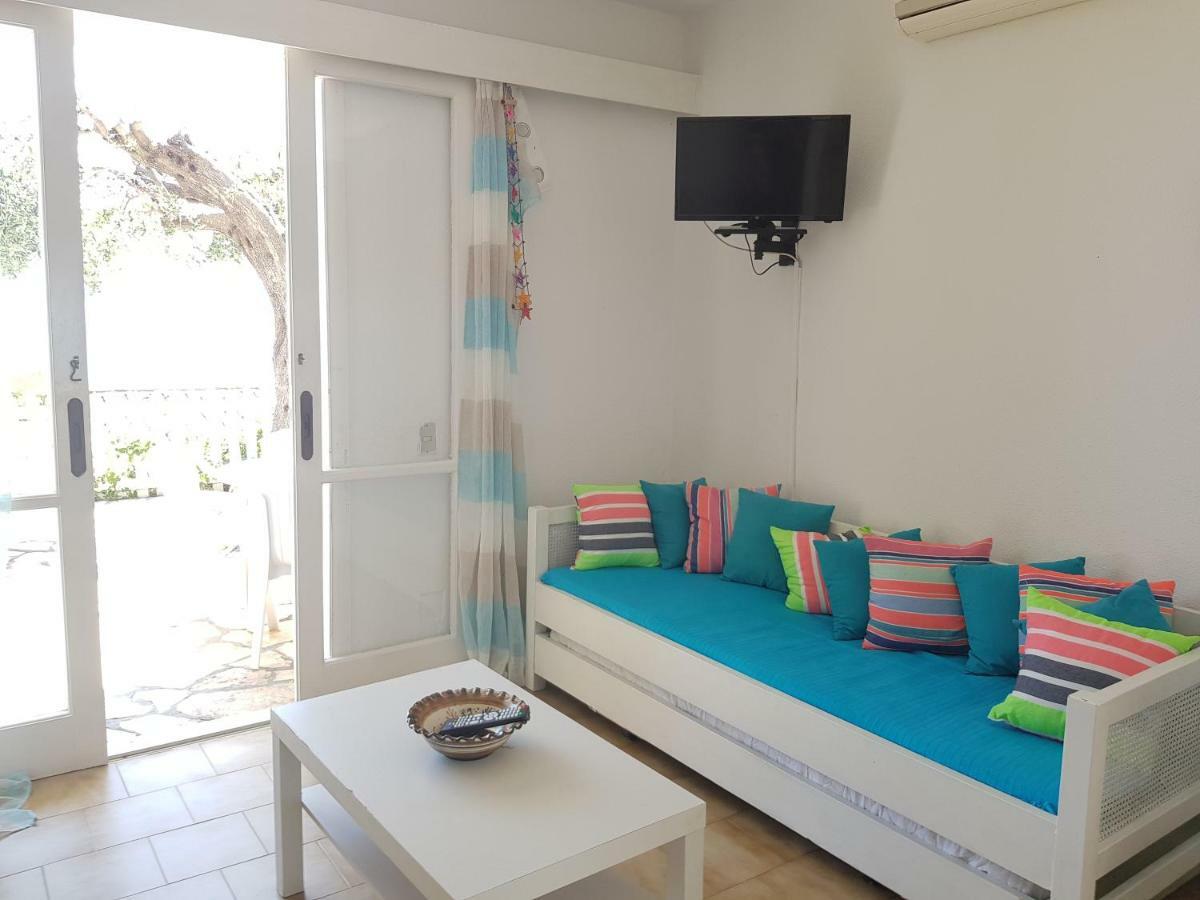 Corfu Glyfada Menigos Beach Apartments Экстерьер фото